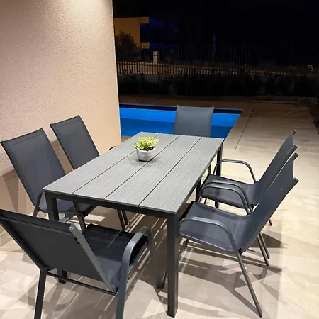 Διαμέρισμα Lukenda Zadar *